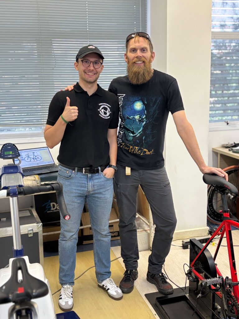 Jakub Adamczewski i prof. Bryan Saunders podczas stażu naukowego w Brazylii